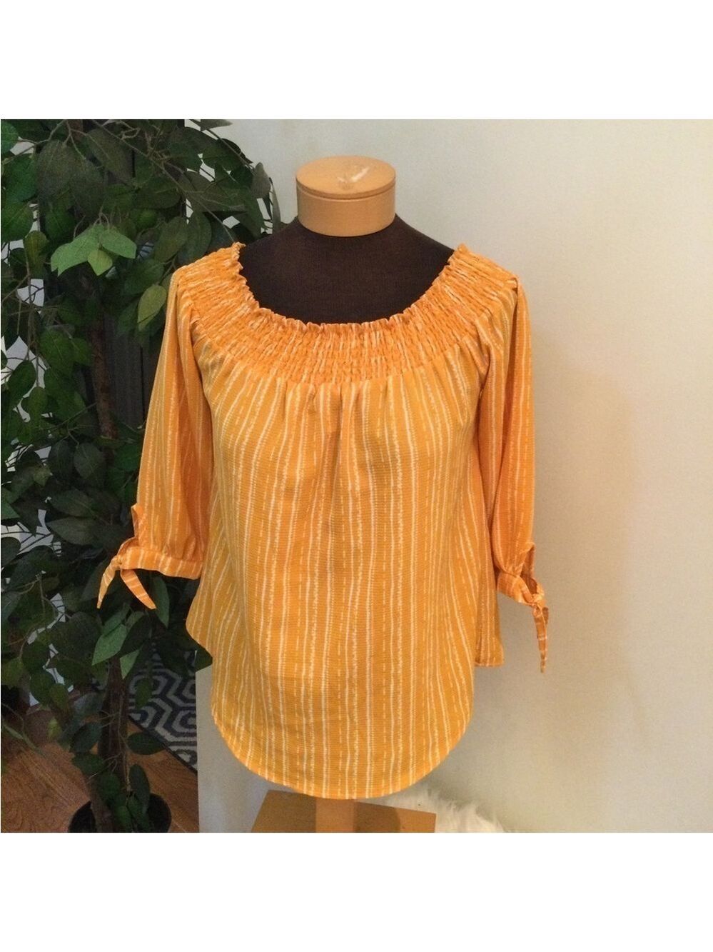 Rue 21 Woman’s Medium deep orange/golden yellow color tie sleeve off sho…